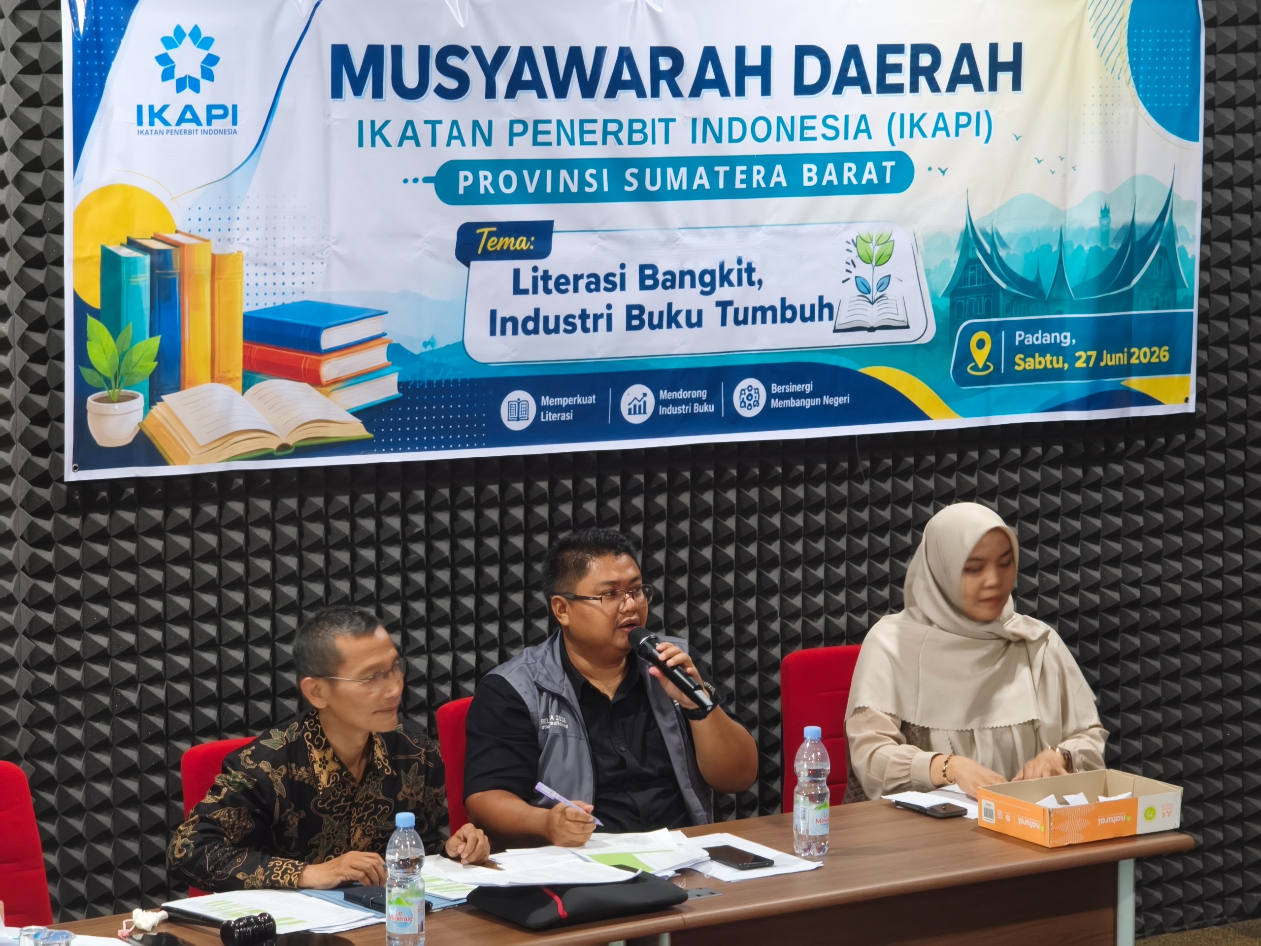 Musda IKAPI Sumbar Tetapkan Alizar Tanjung sebagai Ketua Periode 2026–2031